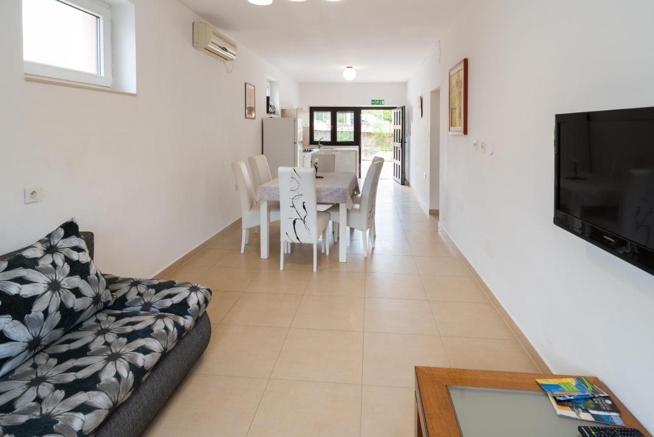 Apartments Karabaic Krk Veglia Exterior foto